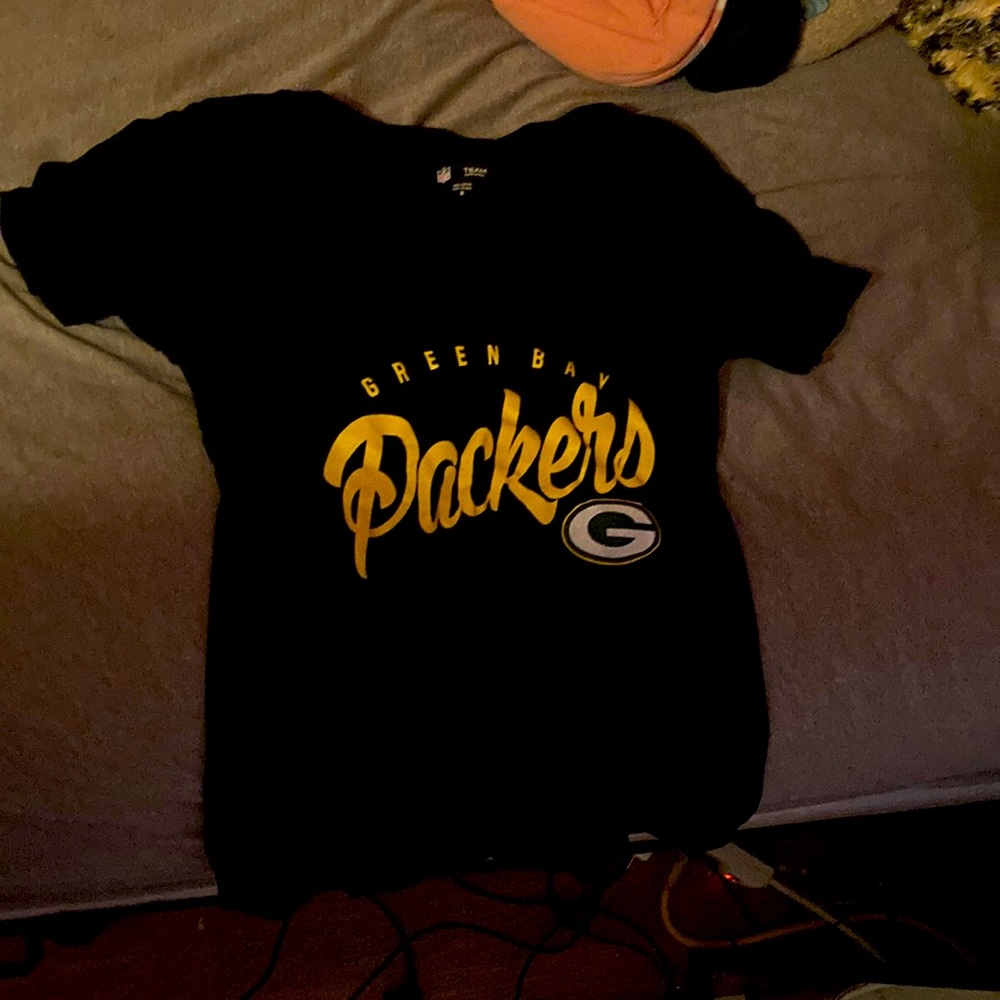 Woman’s Green Bay Packers shirt